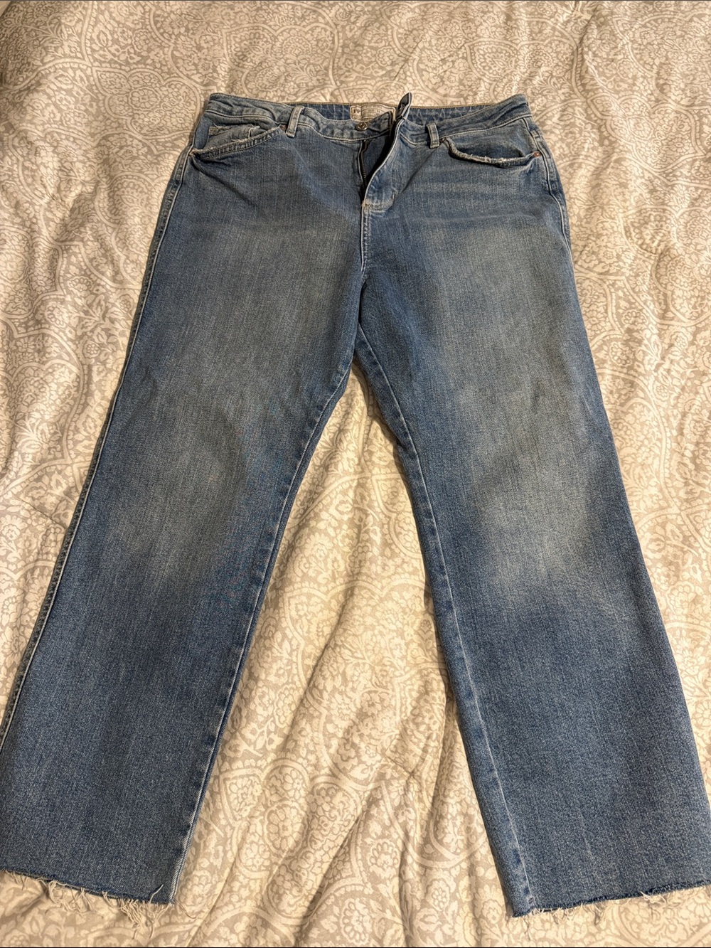 Free People Cropped Straight-Leg Jeans in Medium Blue